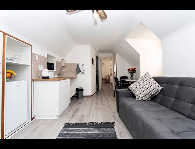 1 BEDROOM PROPERTY TO RENT IN EDEN PARK